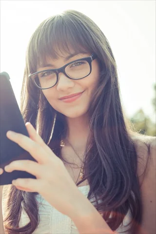 Alison ナレーター